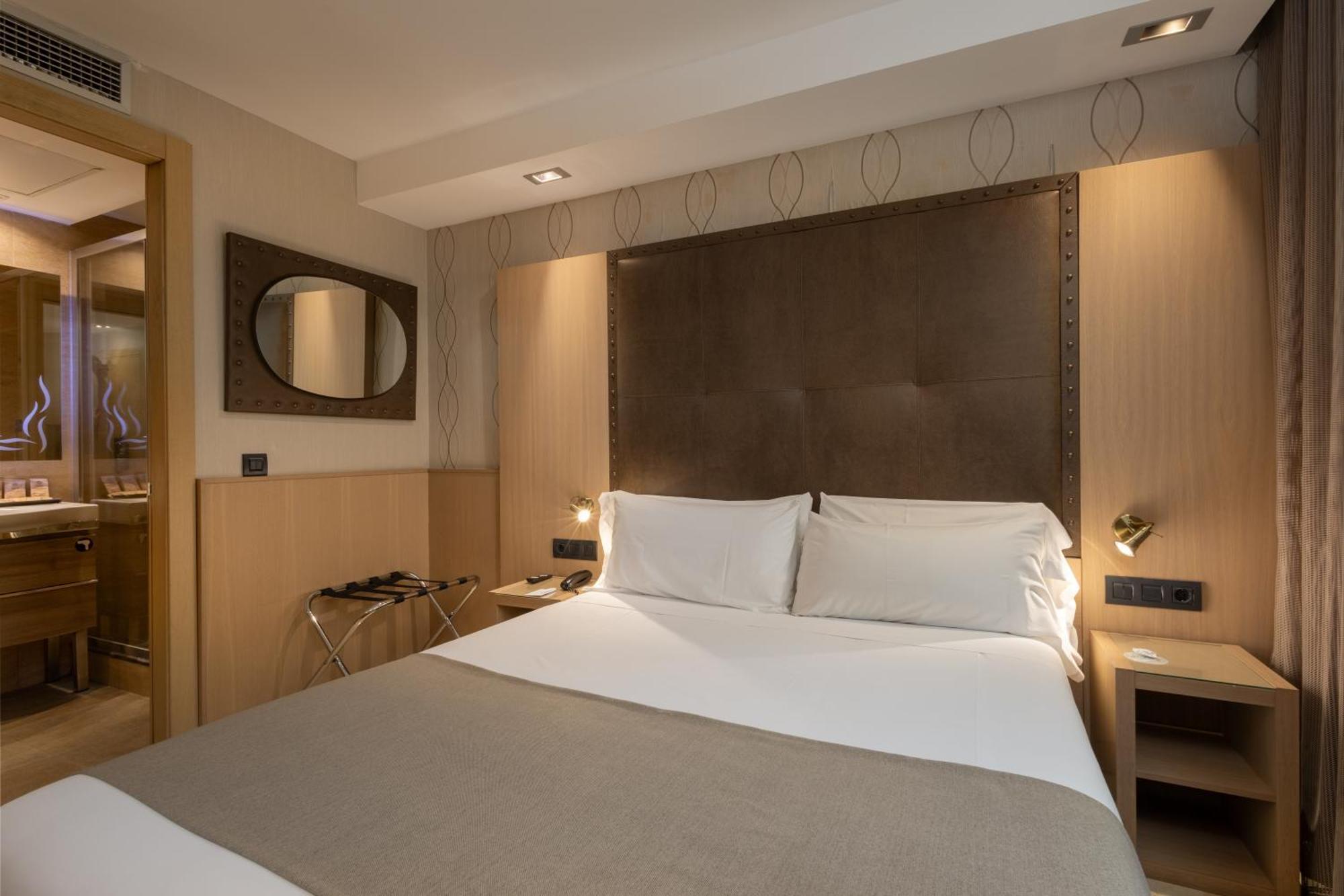 Gran Hotel Barcino Barcelona Bagian luar foto