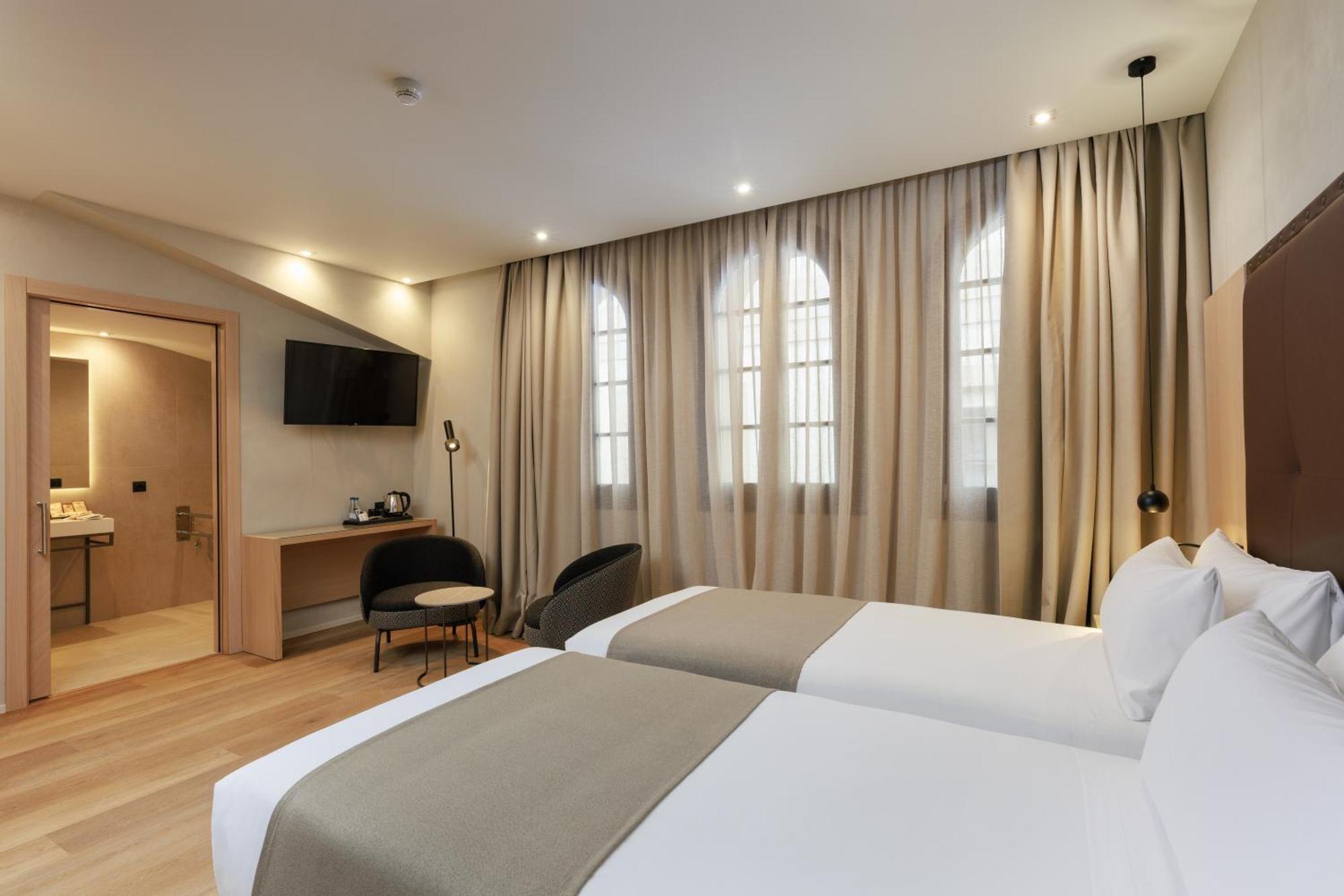 Gran Hotel Barcino Barcelona Bagian luar foto